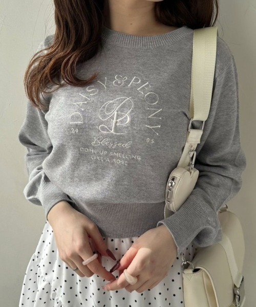 OLIVE des OLIVE（オリーブデオリーブ）の「刺繍ロゴニット　1041050130（ニット/セーター・レディース・オフホワイト/サックスブルー/トップグレー/ネイビー・FREE）」の3枚目の写真