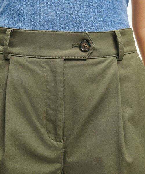 BROOKS BROTHERS（ブルックスブラザーズ）の「コットンブレンド ハイウエスト プリーテッド クロップドパンツ（その他パンツ・レディース・オリーブ・8/4/2/0/6）」の12枚目の写真