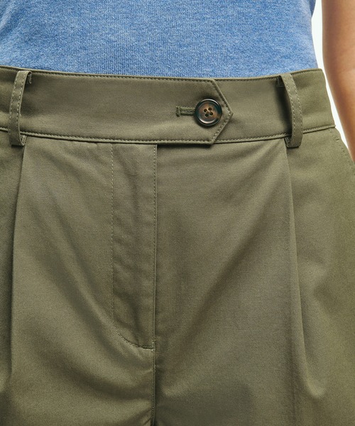 BROOKS BROTHERS（ブルックスブラザーズ）の「コットンブレンド ハイウエスト プリーテッド クロップドパンツ（その他パンツ・レディース・オリーブ・8/4/2/0/6）」の4枚目の写真