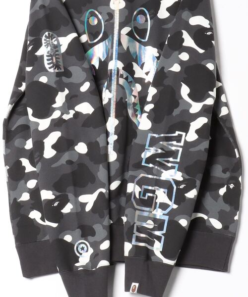A BATHING APE（アベイシングエイプ）の「CITY CAMO SHARK CREWNECK