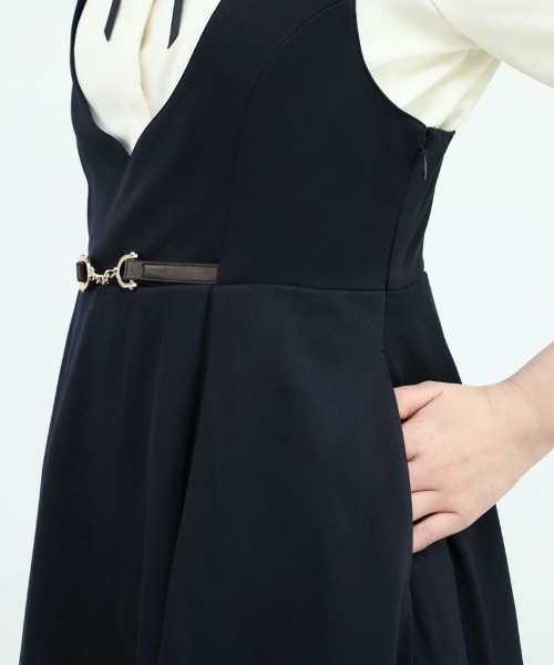 F i.n.t(フィント)の「【新色追加】チェーンビット使いディープVネックジャンパースカート/fint(ジャンパースカート・レディース・ネイビー/ブルーグリーン/アイボリー・FREE)」の8枚目の写真