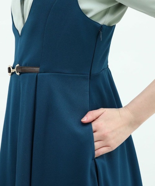 F i.n.t(フィント)の「【新色追加】チェーンビット使いディープVネックジャンパースカート/fint(ジャンパースカート・レディース・ネイビー/ブルーグリーン/アイボリー・FREE)」の17枚目の写真