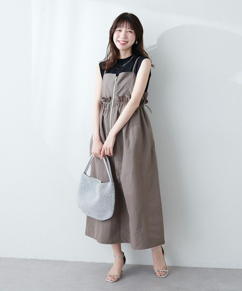 natural couture(ナチュラルクチュール)の「【mamamo】ウエストフリル付きZIPキャミワンピース(ワンピース・レディース・モカ/グレイッシュベージュ/ブラック・FREE)」の14枚目の写真