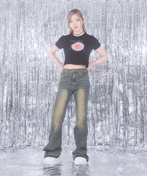 sedacle girl(セダクルガール)の「バラモチーフクロップドT(Tシャツ/カットソー・レディース・オフホワイト/ブラック・SMALL/MEDIUM)」の6枚目の写真