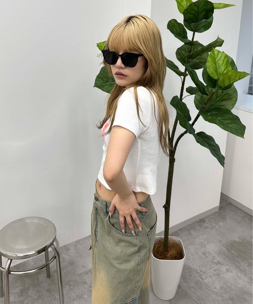 sedacle girl(セダクルガール)の「バラモチーフクロップドT(Tシャツ/カットソー・レディース・オフホワイト/ブラック・SMALL/MEDIUM)」の12枚目の写真