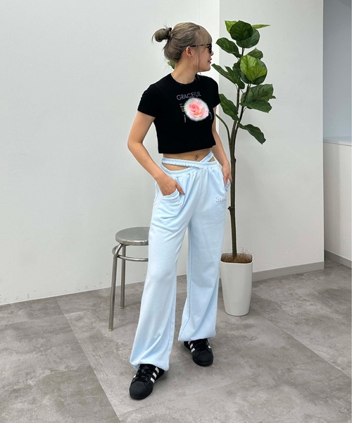 sedacle girl(セダクルガール)の「バラモチーフクロップドT(Tシャツ/カットソー・レディース・オフホワイト/ブラック・SMALL/MEDIUM)」の16枚目の写真