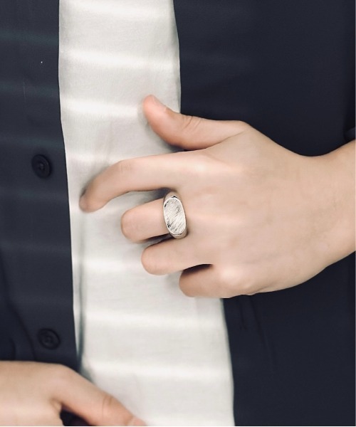 Burner（バーナー）の「【OKUOKU　0909】　シルバープレーティング　デザインリング　フリーサイズ　 / chi-ring-g2（リング・メンズ・C/D/E/F/S/T/U/V/W/A/H/J/O/Q/B/G/I/P/R/K/L/M/N/ヘザーグレー/その他/その他1/X/Y/Z/その他2/シルバー・FREE）」の17枚目の写真