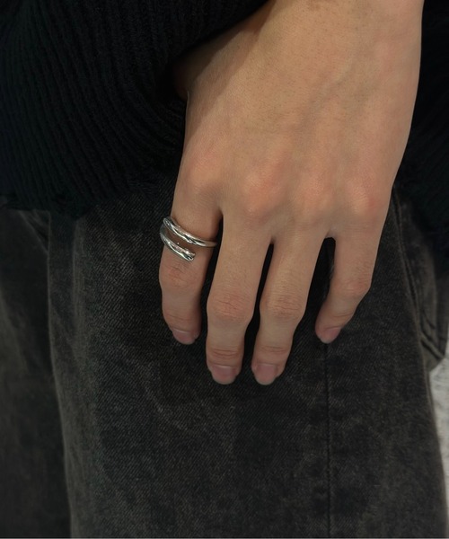 Burner（バーナー）の「【OKUOKU　0909】　シルバープレーティング　デザインリング　フリーサイズ　 / chi-ring-g2（リング・メンズ・C/D/E/F/S/T/U/V/W/A/H/J/O/Q/B/G/I/P/R/K/L/M/N/ヘザーグレー/その他/その他1/X/Y/Z/その他2/シルバー・FREE）」の2枚目の写真