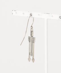 CODY SANDERSON（コディサンダーソン）の「Triple Arrow Earring