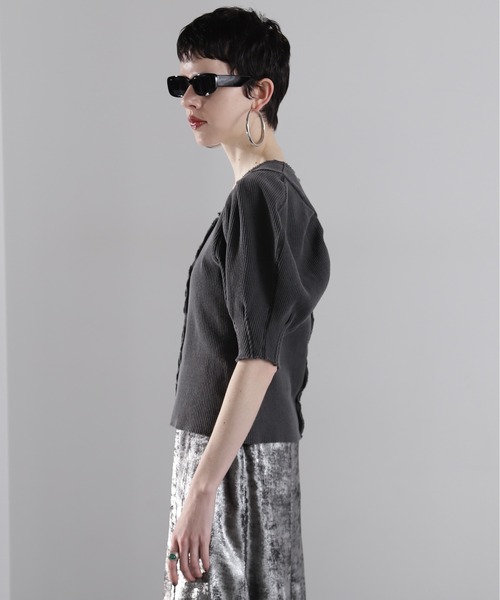 mici(ミチ)の「(mici)ボリュームスリーブワッフルトップス(Tシャツ/カットソー・レディース・ブラック/ワインレッド/イエロー・FREE)」の8枚目の写真