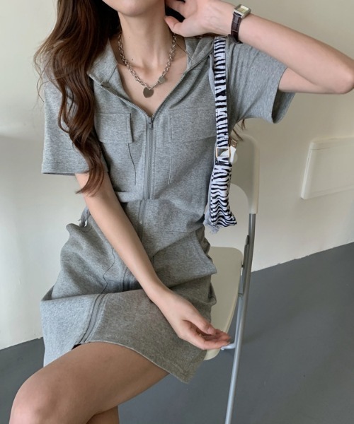 Mela(メラ)の「ZIP MINI OP(ワンピース・レディース・ブラック/グレー/ホワイト・M/L/S)」の8枚目の写真