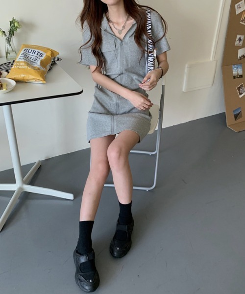 Mela(メラ)の「ZIP MINI OP(ワンピース・レディース・ブラック/グレー/ホワイト・M/L/S)」の9枚目の写真
