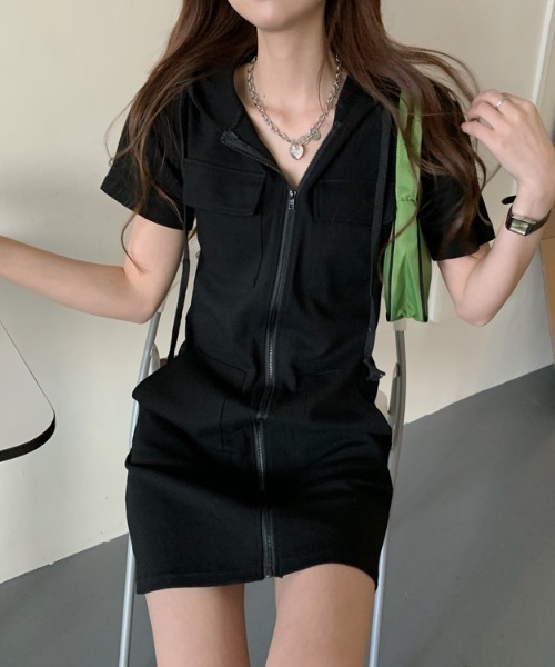 Mela(メラ)の「ZIP MINI OP(ワンピース・レディース・ブラック/グレー/ホワイト・M/L/S)」の21枚目の写真