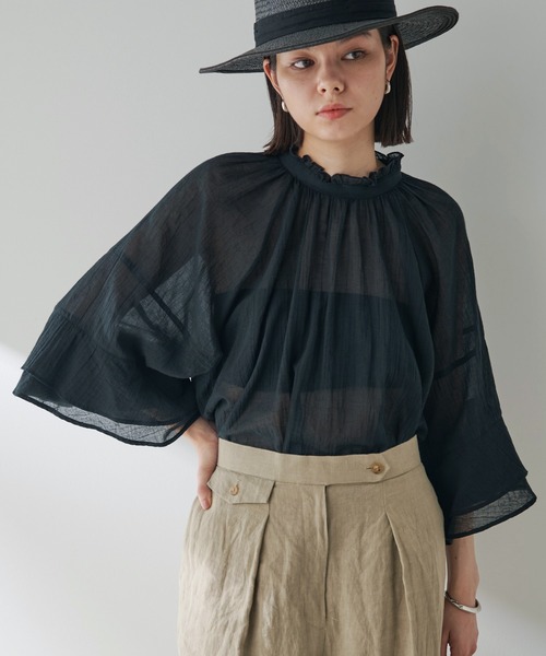 Whim Gazette(ウィムガゼット)の「フリルスリーブブラウス(シャツ/ブラウス・レディース・ブラック/ライトベージュ/オフホワイト・FREE)」の3枚目の写真