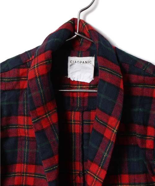 CIAOPANIC TYPY（チャオパニックティピー）の「チェックシャツガウン（Tシャツ/カットソー・キッズ・レッド/グリーン・105/135/115/125/95）」の4枚目の写真