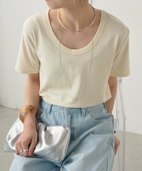 Omekashi（オメカシ）の「UネックスムースT（Tシャツ/カットソー・レディース・ブラック/ブラウン/ピンク/オフホワイト/ホワイト/ネイビー・FREE）」の3枚目の写真