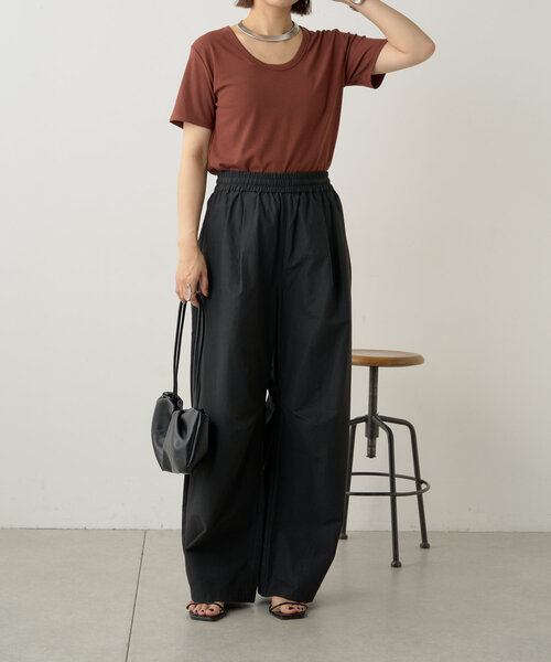 Omekashi（オメカシ）の「UネックスムースT（Tシャツ/カットソー・レディース・ブラック/ブラウン/ピンク/オフホワイト/ホワイト/ネイビー・FREE）」の8枚目の写真