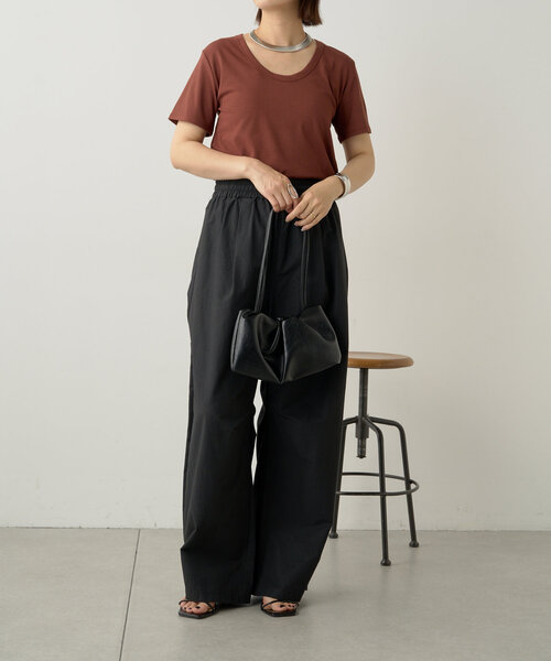 Omekashi（オメカシ）の「UネックスムースT（Tシャツ/カットソー・レディース・ブラック/ブラウン/ピンク/オフホワイト/ホワイト/ネイビー・FREE）」の9枚目の写真