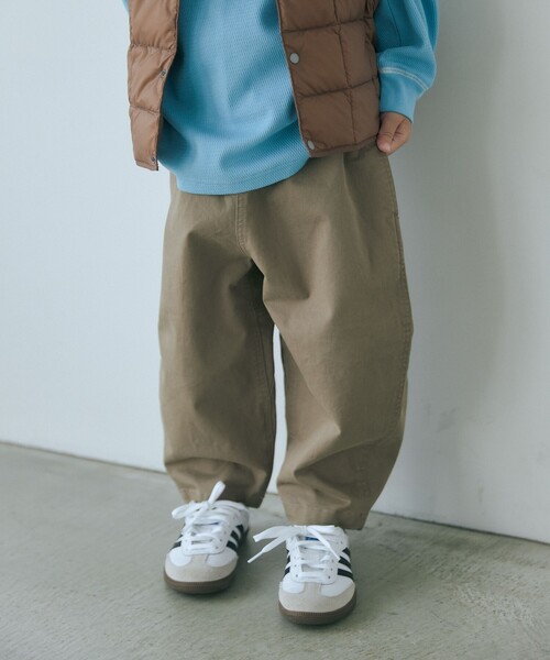 Gramicci（グラミチ）の「【別注】＜GRAMICCI＞バルーンパンツ / キッズ 100cm-130cm（チノパンツ・キッズ・ダークグリーン/ネイビー/モカ・130cm/120cm/110cm/100cm）」の2枚目の写真