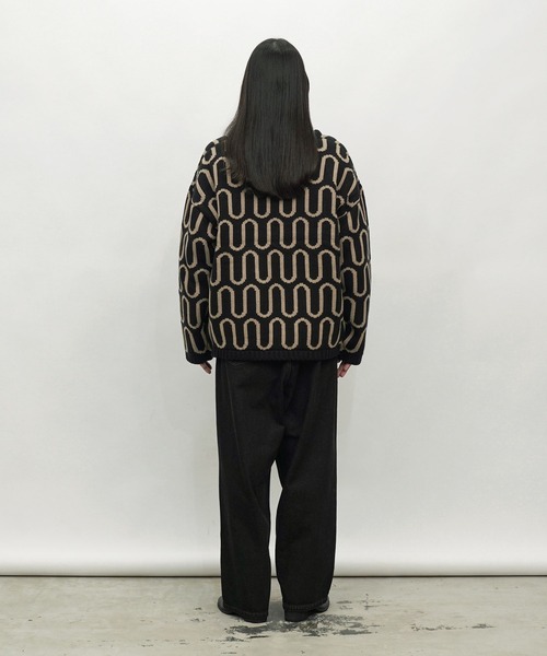 Aphlotus（アプロタス）の「Wジャガード ディープVネック グラフィックパターンニット（ニット/セーター・メンズ・ブラック系その他/ブラック系その他2・SMALL/MEDIUM/LARGE）」の22枚目の写真