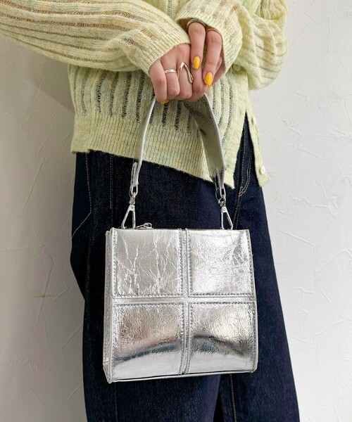 fredy emue(フレディエミュ)の「エナメルボックスパネルショルダー(ショルダーバッグ・レディース・シルバー/ブラック/レッド・FREE)」の12枚目の写真