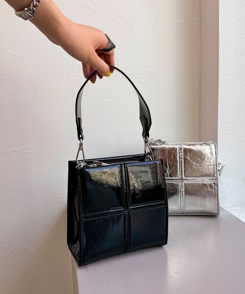 fredy emue(フレディエミュ)の「エナメルボックスパネルショルダー(ショルダーバッグ・レディース・シルバー/ブラック/レッド・FREE)」の20枚目の写真