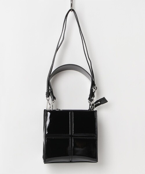 fredy emue(フレディエミュ)の「エナメルボックスパネルショルダー(ショルダーバッグ・レディース・シルバー/ブラック/レッド・FREE)」の19枚目の写真