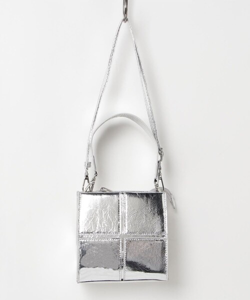 fredy emue(フレディエミュ)の「エナメルボックスパネルショルダー(ショルダーバッグ・レディース・シルバー/ブラック/レッド・FREE)」の18枚目の写真