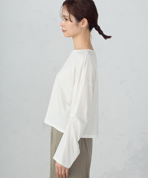 COMME CA ISM(コムサイズム)の「袖デザイン クロップドTシャツ(長袖)(Tシャツ/カットソー・レディース・モカ/ブラック/ホワイト・LARGE/MEDIUM)」の13枚目の写真