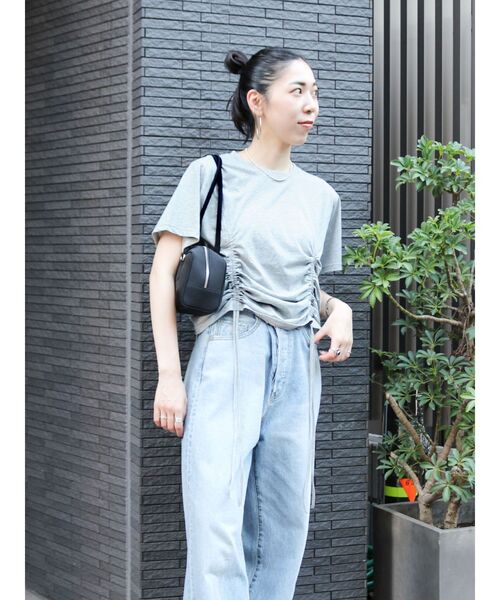 Ungrid（アングリッド）の「ギャザーデザインハーフスリーブTee（Tシャツ/カットソー・レディース・レッド/ライトグレー/オフホワイト・FREE）」の9枚目の写真