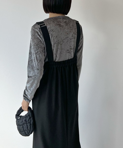 STELLA FISH(ステラフィッシュ)の「Shoulder Belt Jumper Skirt(スカート・レディース・ブラック/ベージュ・FREE)」の4枚目の写真