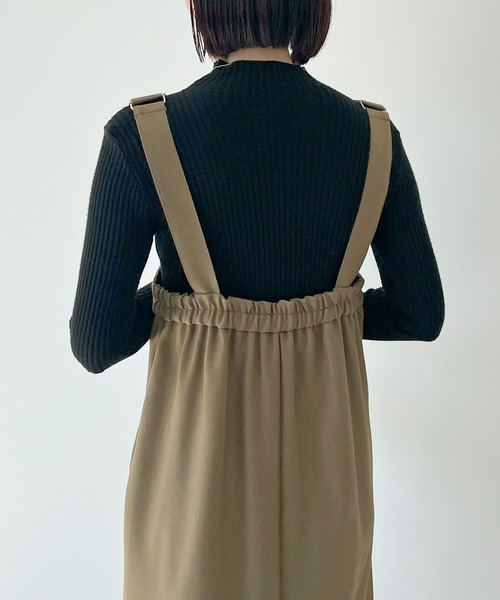 STELLA FISH(ステラフィッシュ)の「Shoulder Belt Jumper Skirt(スカート・レディース・ブラック/ベージュ・FREE)」の13枚目の写真
