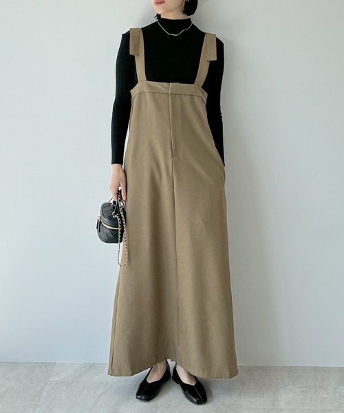 STELLA FISH(ステラフィッシュ)の「Shoulder Belt Jumper Skirt(スカート・レディース・ブラック/ベージュ・FREE)」の20枚目の写真