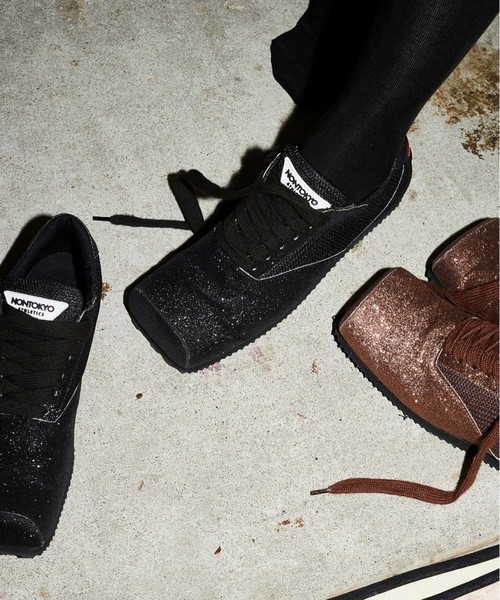 NON TOKYO(ノントーキョー)の「GLITTER SQUARE SNEAKERS(スニーカー・レディース・ブラウン/ブラック/シルバー・23.0cm/24.0cm/25.0cm)」の2枚目の写真
