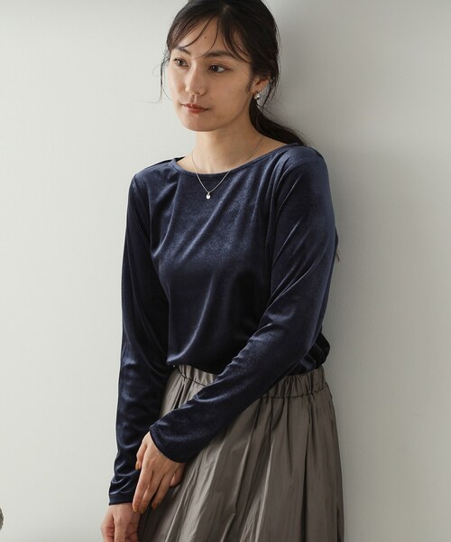 OPAQUE.CLIP（オペークドットクリップ）の「◆《CanCam掲載》ベロアトップス【洗濯機洗い可】（Tシャツ/カットソー・レディース・サンドベージュ/ネイビー/ブラック系・38/40/42）」の8枚目の写真