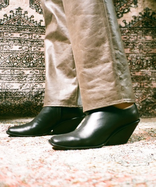 UNTISHOLD（アンチショルド）の「Naty -2 Leather（ブーツ・レディース・ブラック/ブラウン・35/36/37/38/39）」の10枚目の写真