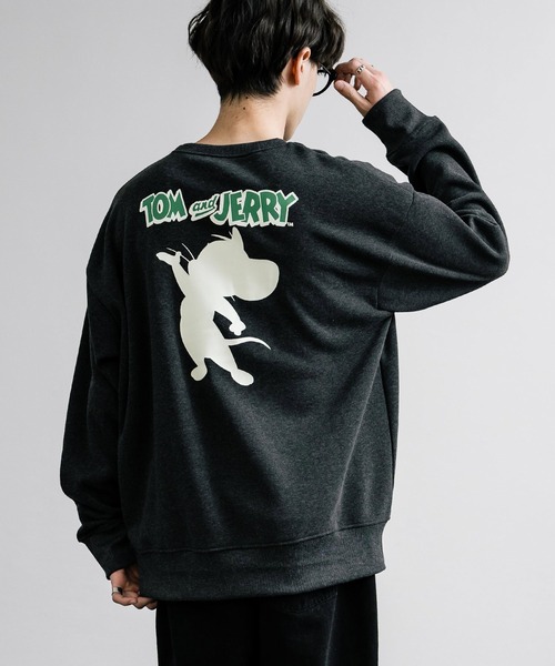 Tom＆Jerry（トムアンドジェリー）の「新色追加 TOM＆JERRY トムとジェリー オーバーサイズ裏起毛トレーナー（スウェット・メンズ・グリーン/ベージュ系/グリーン系/グレー系1/オートミール/ベージュ/チャコール/ネイビー/ブラック系/ブラック/グレイッシュベージュ/杢グレー/チャコールグレー/グレー/グレー系/ベージュ系1/ダークアッシュ/ネイビー系/グリーン系1/サンドグレー/ブラック系1/ベージュ系2/グレー系3/グレー系2・M/L/XL）」の10枚目の写真