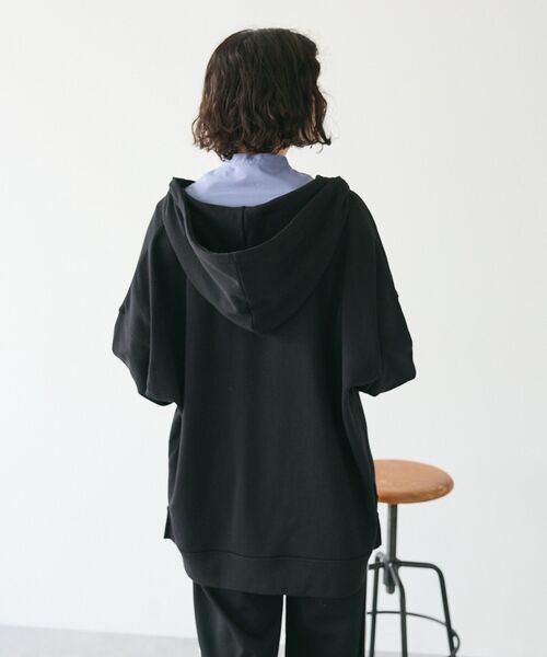 CRAFT STANDARD BOUTIQUE(クラフトスタンダードブティック)の「BIGハーフジップワンポイント刺繍ロゴパーカー(パーカー・レディース・ホワイト系その他/マスタード/ブラック/カーキ・FREE)」の8枚目の写真