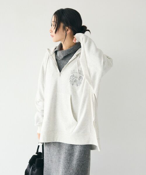 CRAFT STANDARD BOUTIQUE(クラフトスタンダードブティック)の「BIGハーフジップワンポイント刺繍ロゴパーカー(パーカー・レディース・ホワイト系その他/マスタード/ブラック/カーキ・FREE)」の16枚目の写真