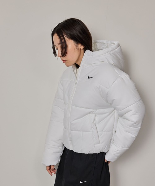 NIKE（ナイキ）の「【NIKE】クラシック パファー Therma-FIT ルーズ フーデッド ウィメンズ ジャケット（ダウンジャケット/コート・レディース・ホワイト/ブラック・M/L）」の9枚目の写真