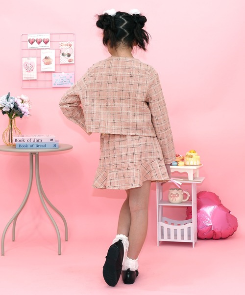 Bee des Bee(ビーデスビー)の「【セットアップ可能】ツイードノーカラージャケット(ノーカラージャケット・キッズ・ピンク/ブラック/ホワイト・130cm/120cm/110cm/100cm/150cm/140cm)」の20枚目の写真