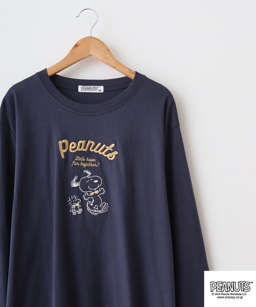 PEANUTS(ピーナッツ)の「PEANUTS ゴールド刺繍Tシャツ(Tシャツ/カットソー・メンズ・オレンジ系/ネイビー/チャコール/ホワイト系/カーキ/オフホワイト・M/L/LL)」の1枚目の写真
