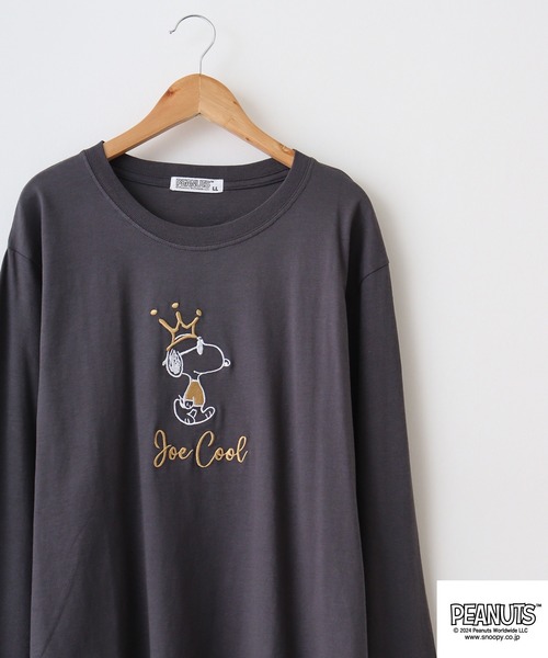 PEANUTS(ピーナッツ)の「PEANUTS ゴールド刺繍Tシャツ(Tシャツ/カットソー・メンズ・オレンジ系/ネイビー/チャコール/ホワイト系/カーキ/オフホワイト・M/L/LL)」の4枚目の写真