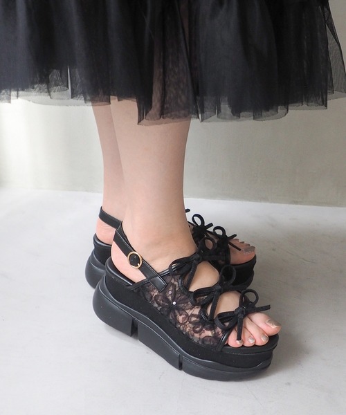 byあしながおじさん（バイアシナガオジサン）の「厚底グリッターリボンサンダル　8990007（サンダル・レディース・ピンク/ブラック/アイボリー/シルバー/ライトブルー/ピンクベージュ/ブラック系その他/オフホワイト・S/M/L/LL）」の5枚目の写真