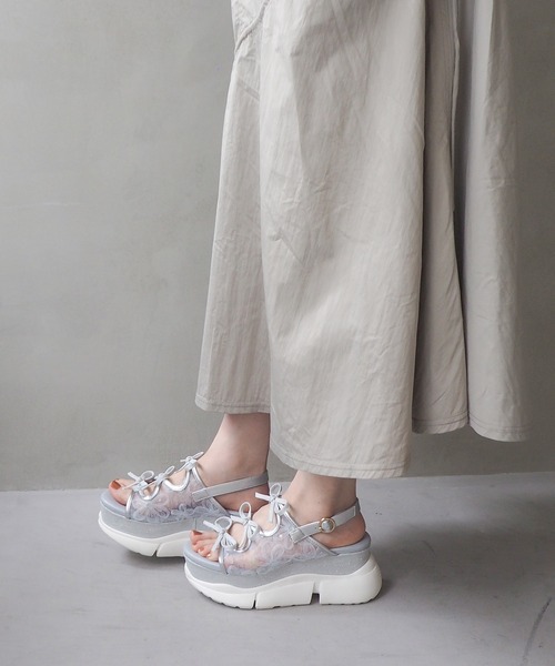 byあしながおじさん（バイアシナガオジサン）の「厚底グリッターリボンサンダル　8990007（サンダル・レディース・ピンク/ブラック/アイボリー/シルバー/ライトブルー/ピンクベージュ/ブラック系その他/オフホワイト・S/M/L/LL）」の22枚目の写真