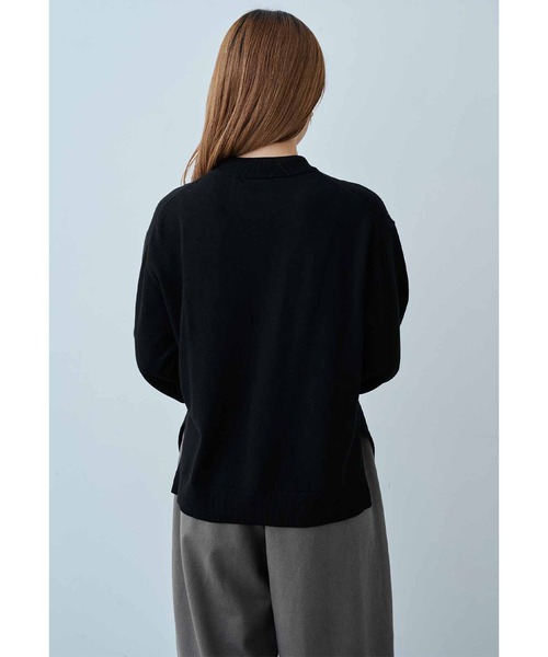 IEDIT（イディット）の「ＩＥＤＩＴ　一枚で上品に着映えるスカーフ付きニットプルオーバー（ニット/セーター・レディース・ブラック/キャメル・M/L/LL/3L/S/4L）」の6枚目の写真