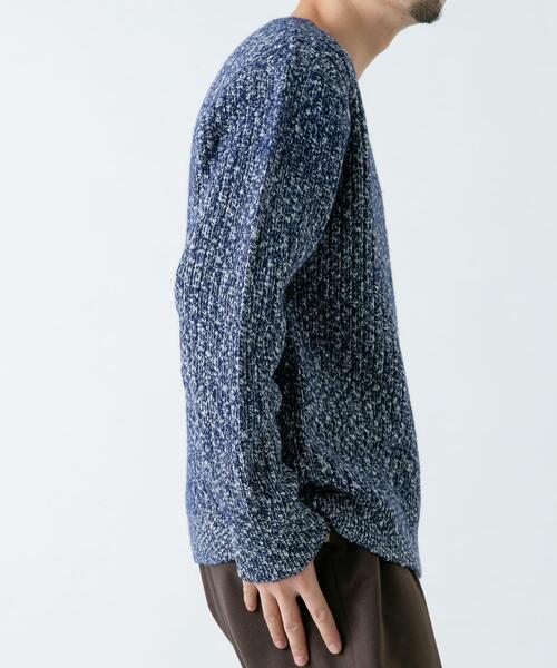 URBAN RESEARCH ROSSO MEN(アーバンリサーチロッソメン)の「『WEB限定』『XLサイズあり』スラブリブクルーネックニット(ニット/セーター・メンズ・ブラック/グレー/ネイビー/ブラウン・SMALL/MEDIUM/LARGE/X-LARGE)」の22枚目の写真