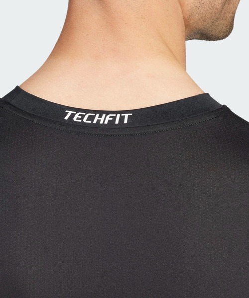 adidas(アディダス)の「テックフィット コンプレッション トレーニング長袖Tシャツ / アディダス adidas(Tシャツ/カットソー・メンズ・ブラック・X-LARGE/SMALL/X-SMALL/XX-LARGE/3XL/LARGE/MEDIUM)」の2枚目の写真