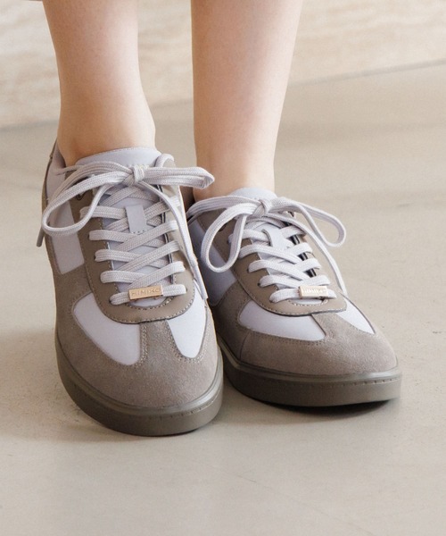 HIMIKO（ヒミコ）の「【HIMIKO】【撥水】スエードコンビコートソールスニーカー/657101（スニーカー・レディース・ブラック/ホワイト/ベージュ/グレー・22.0cm/22.5cm/23.0cm/23.5cm/24.0cm/24.5cm/25.0cm/25.5cm/26.0cm）」の19枚目の写真