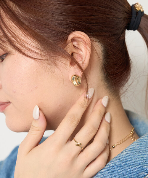Actually(アクチュアリー)の「nuance metallic pierce(ピアス(両耳用)・レディース・ゴールド・0)」の1枚目の写真